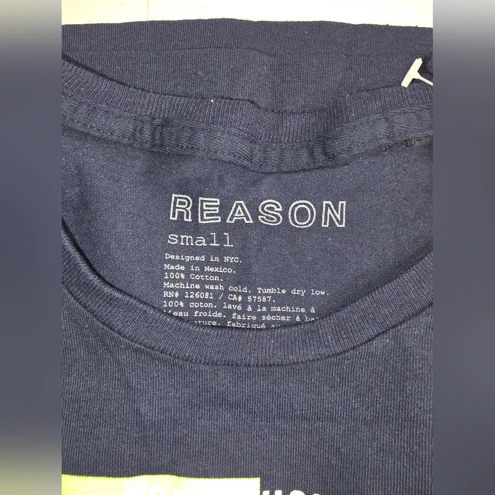 Reason Brand Graphic T-Shirt Navy NWT Boys Size Small CK-3235